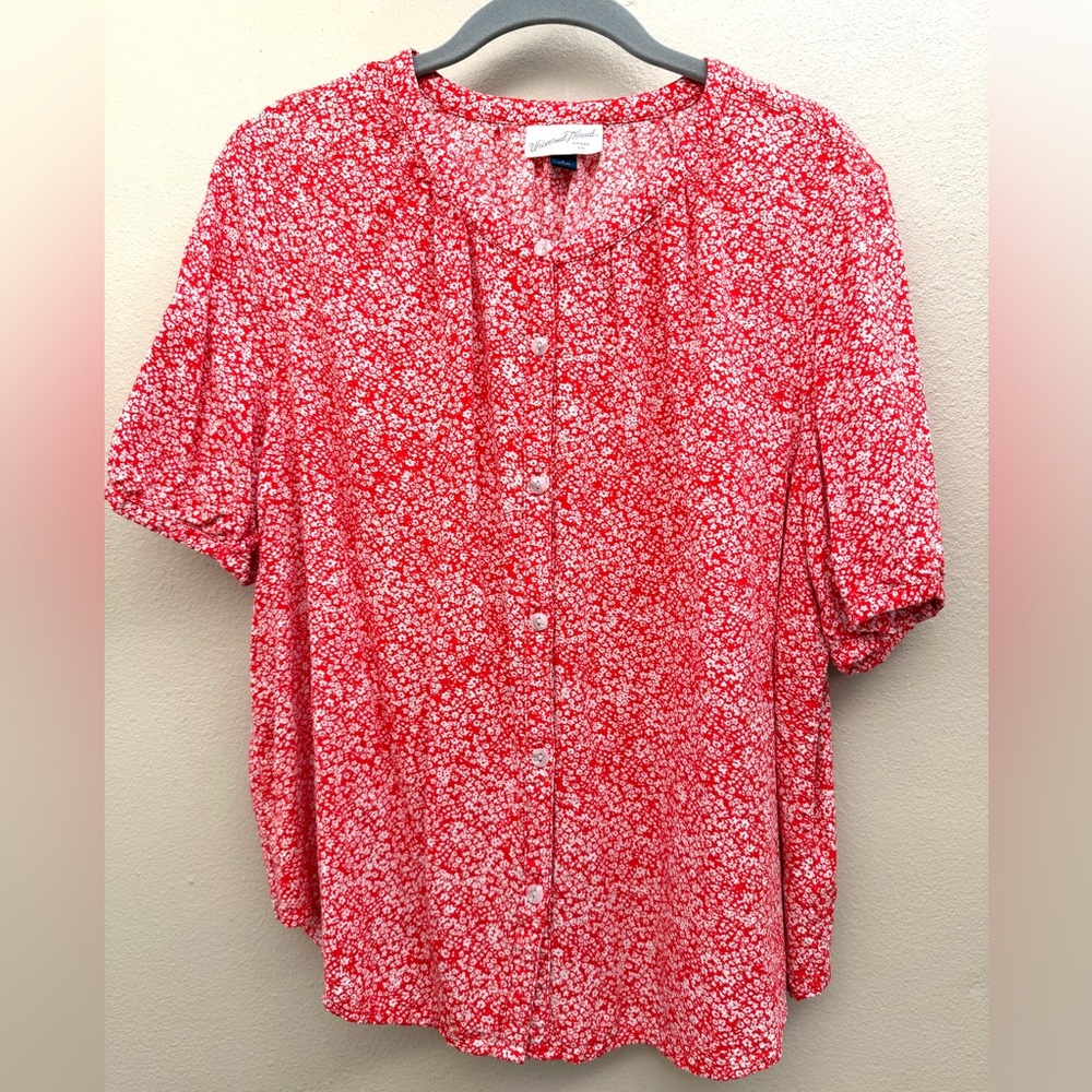 Preloved Universal Thread Red and White Floral Blouse